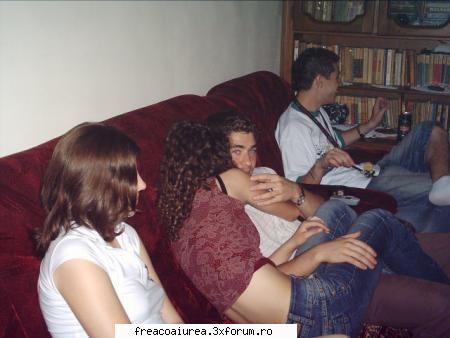 busted andrew! ce e cu mana aia? pika's party